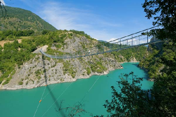 Lac de Monteynard et sa passerelle